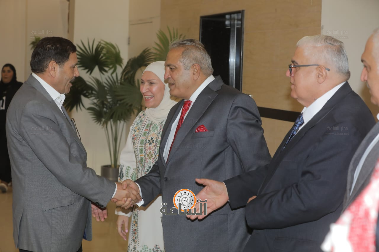 Madar Al-Saa Images 0.4782611786459052