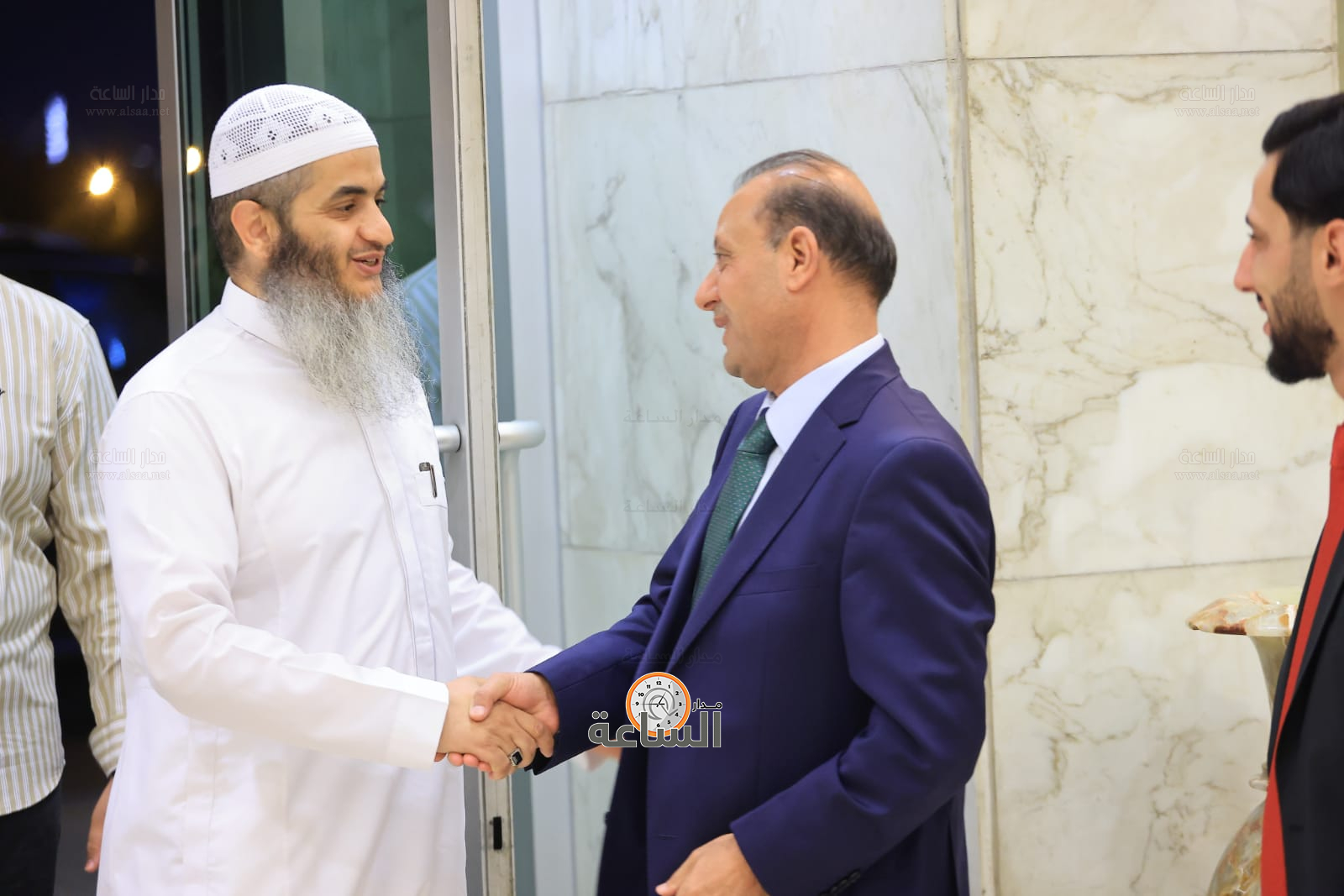 Madar Al-Saa Images 0.33994097999795503