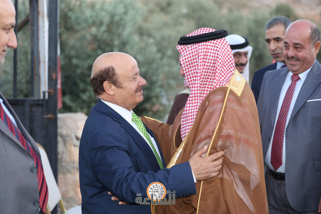 Madar Al-Saa Images 0.1599412948024922