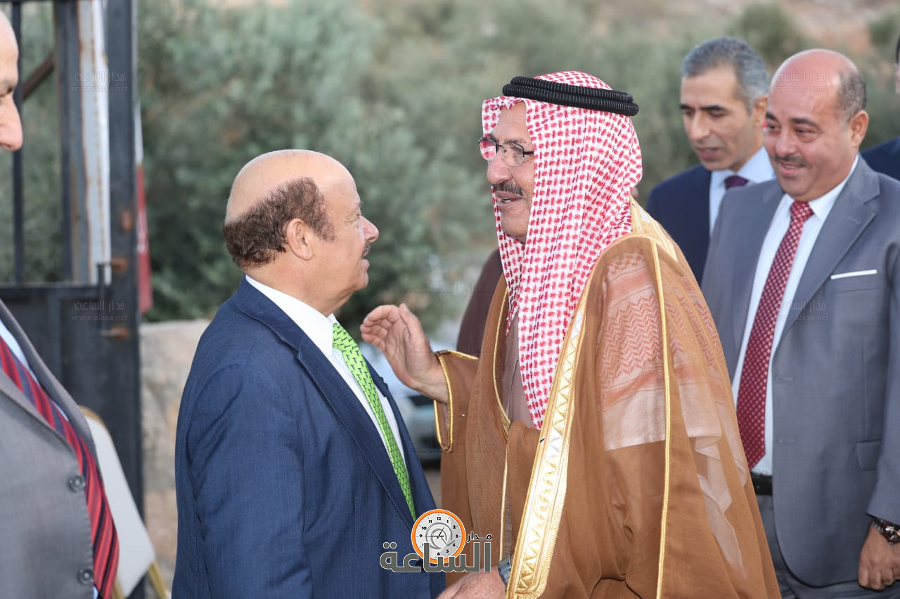 Madar Al-Saa Images 0.16025952152255374