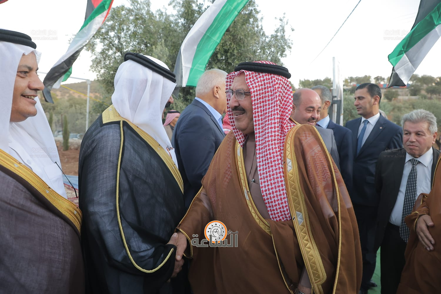 Madar Al-Saa Images 0.43944732658816943