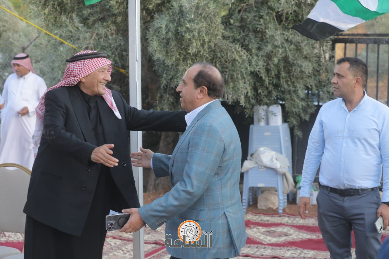 Madar Al-Saa Images 0.4432863659697347