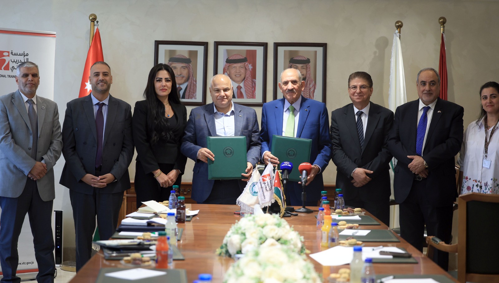 Madar Al-Saa Images 0.04136897353487545