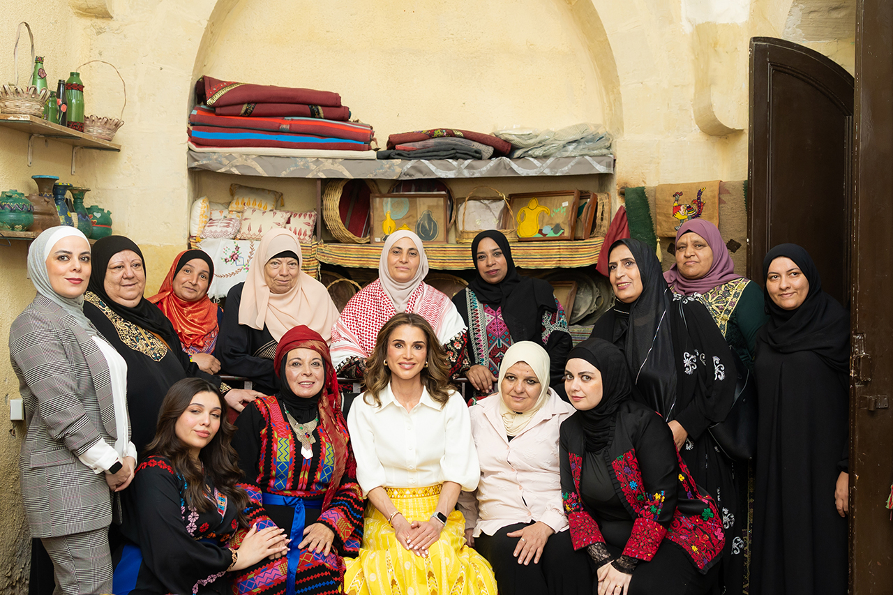 Madar Al-Saa Images 0.371031745875784