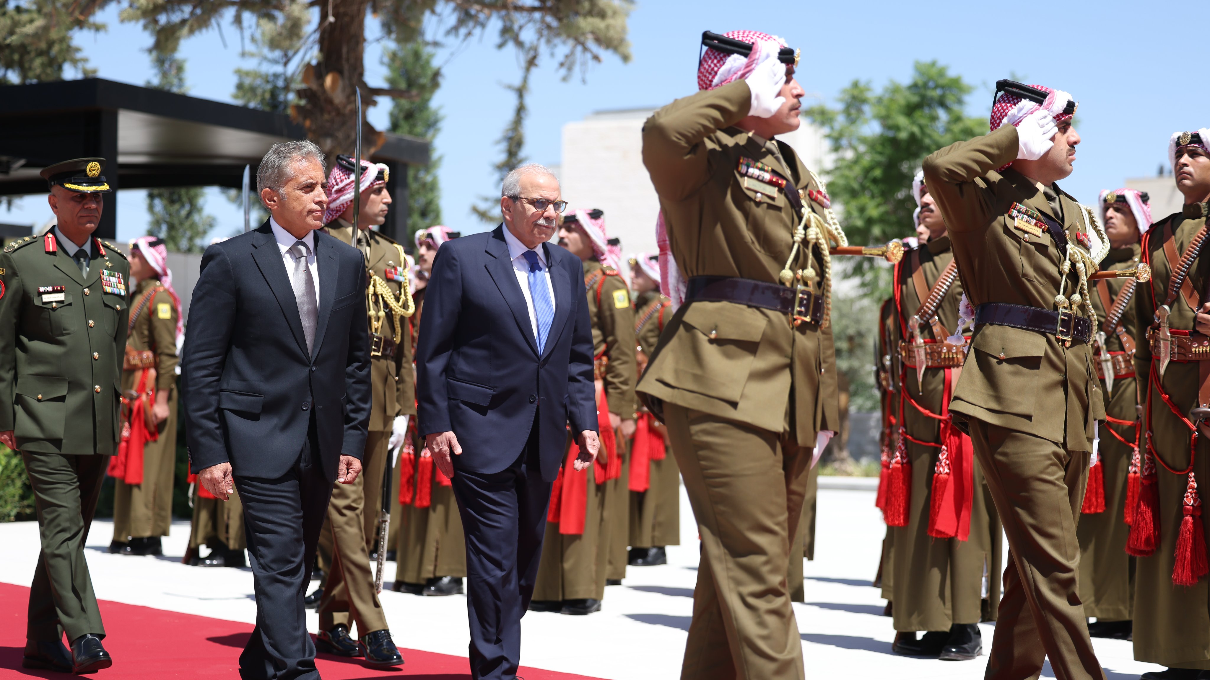 Madar Al-Saa Images 0.03389321716295601