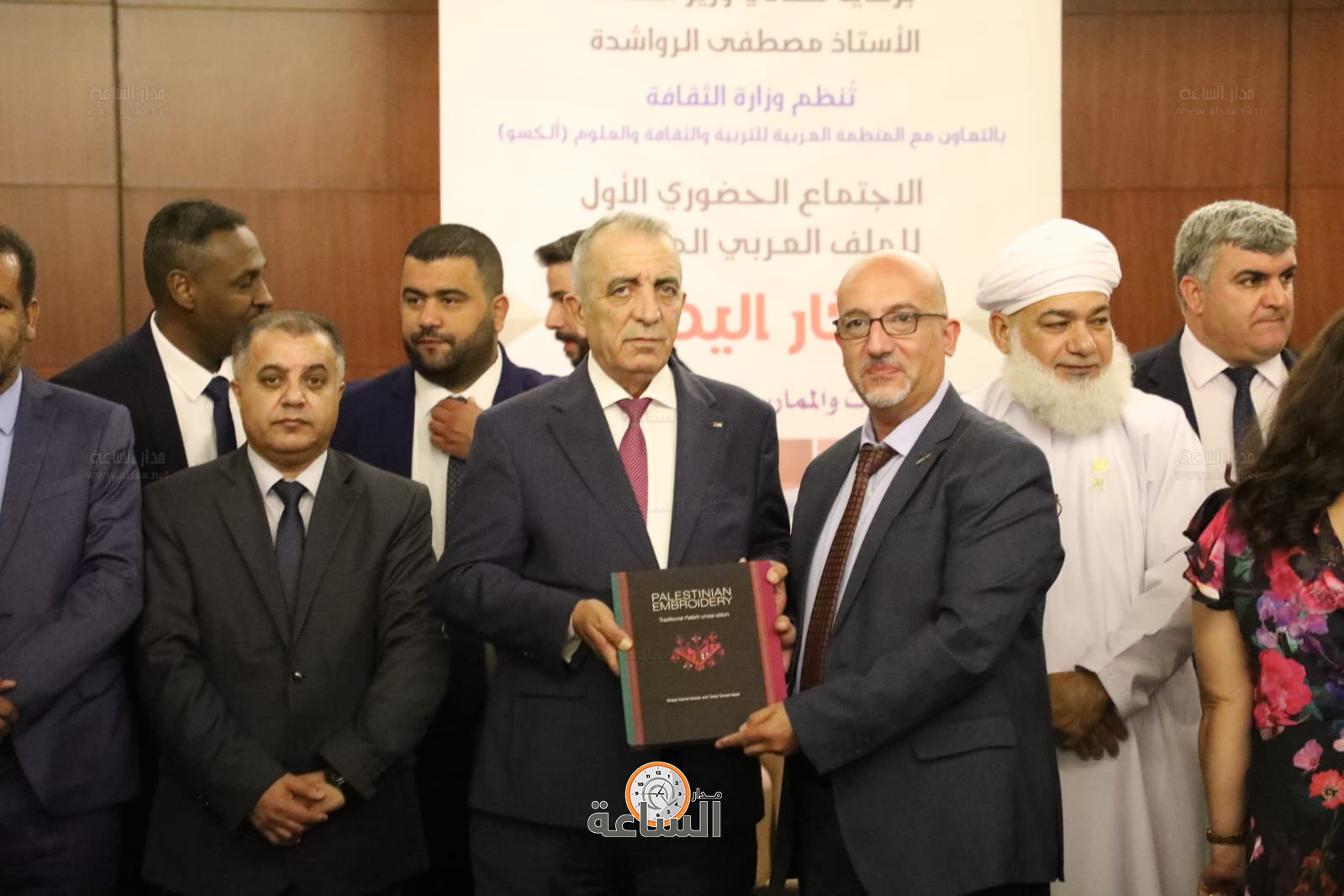 Madar Al-Saa Images 0.37323735908941946