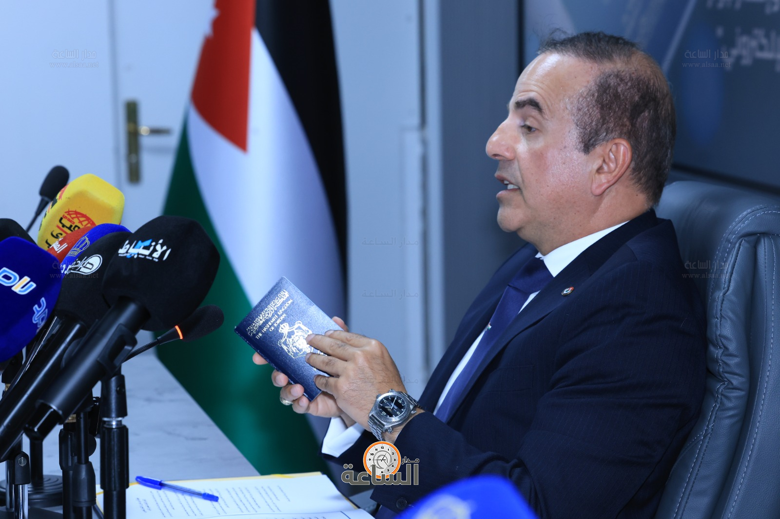 Madar Al-Saa Images 0.7863630593693007