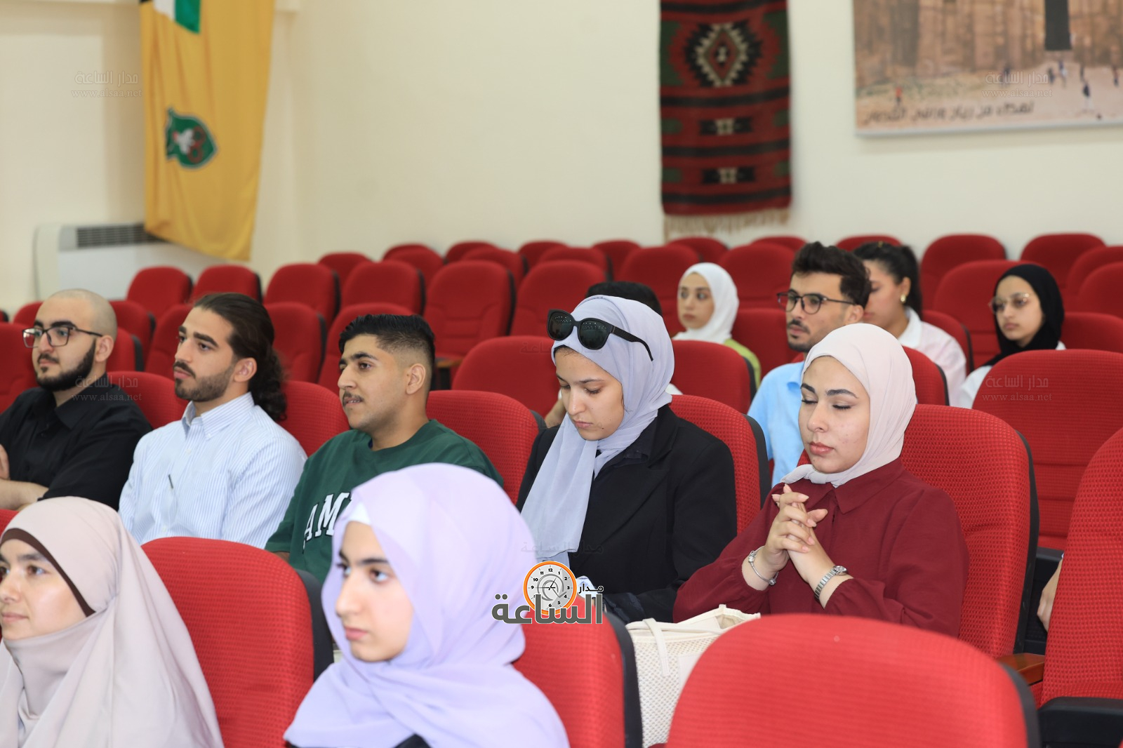 Madar Al-Saa Images 0.41448380172275157