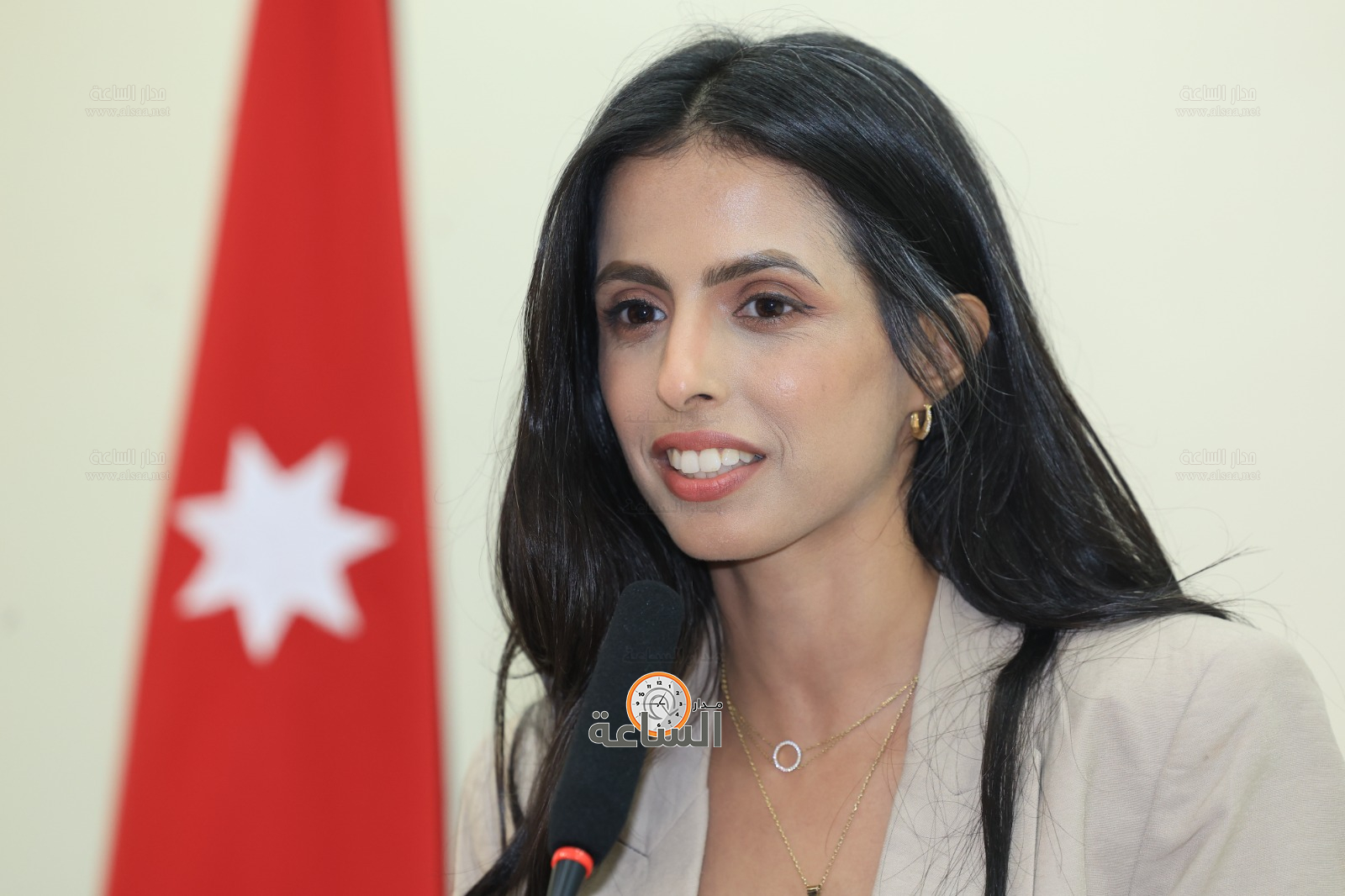 Madar Al-Saa Images 0.21386082062748735