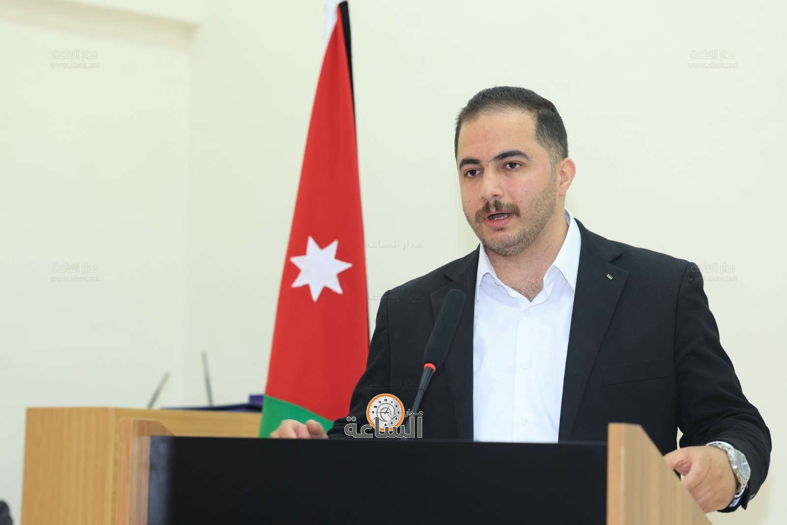 Madar Al-Saa Images 0.9438743829479628