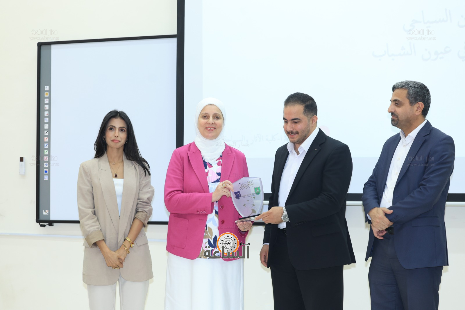 Madar Al-Saa Images 0.27996022426171496