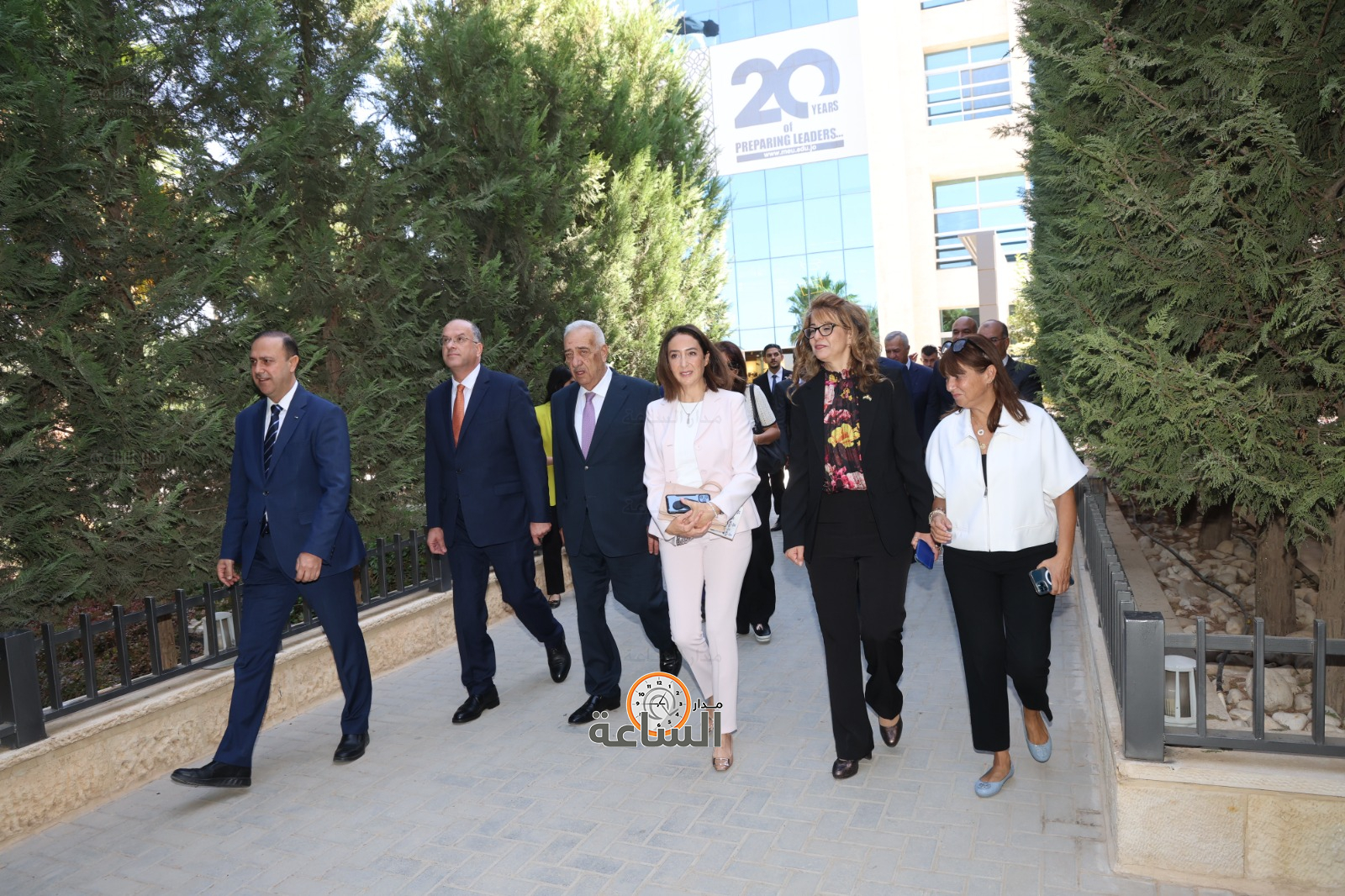 Madar Al-Saa Images 0.9591953285979847