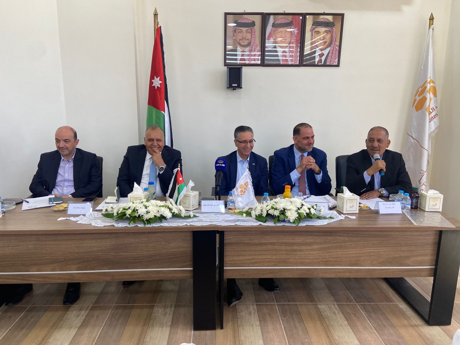 Madar Al-Saa Images 0.2903308852952201