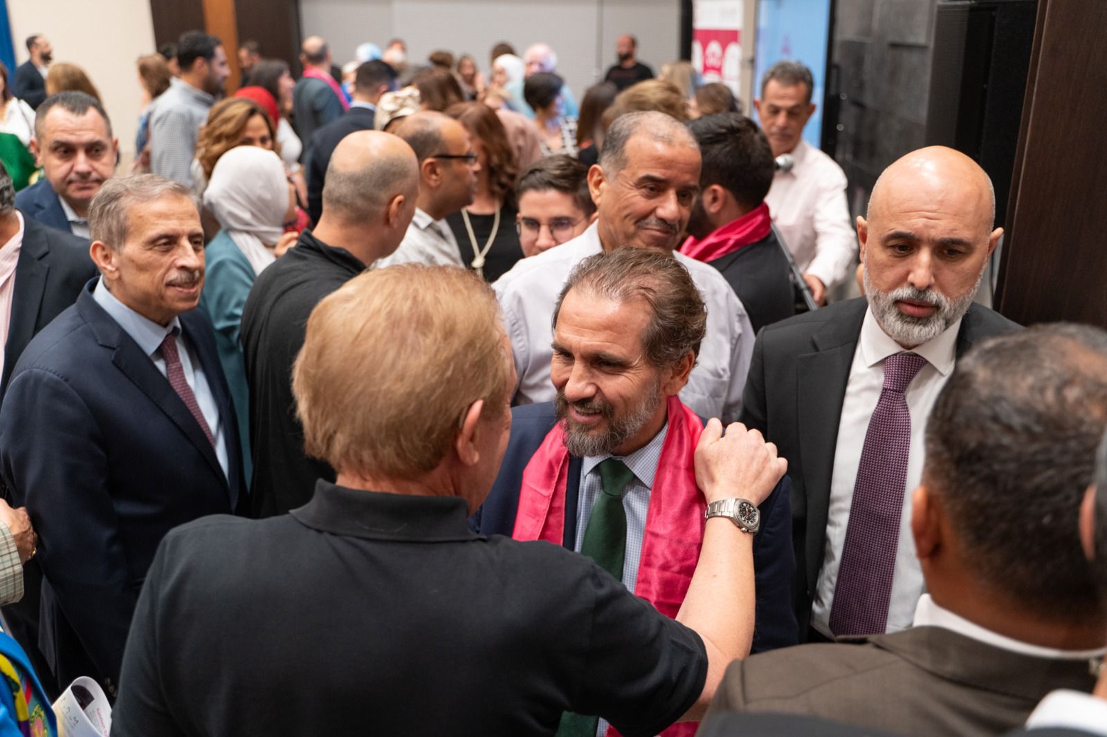 Madar Al-Saa Images 0.797511824964431