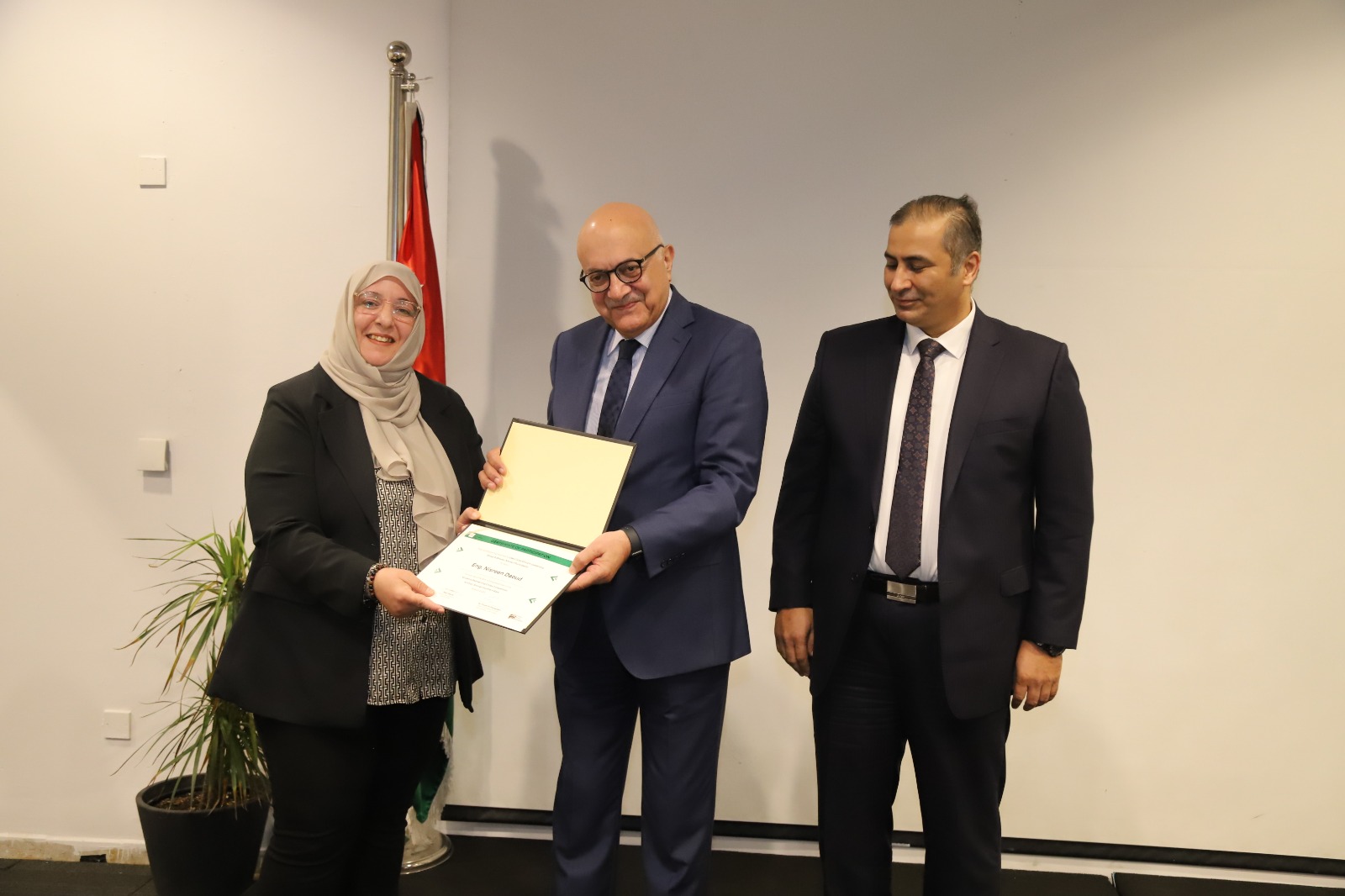 Madar Al-Saa Images 0.735581209671763