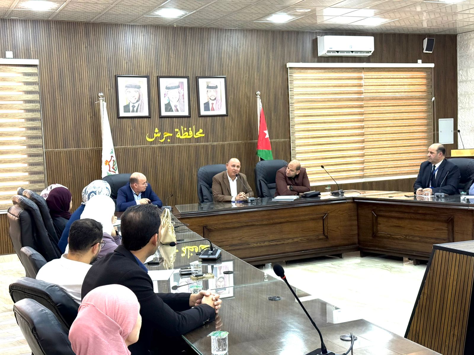 Madar Al-Saa Images 0.38257679936295574