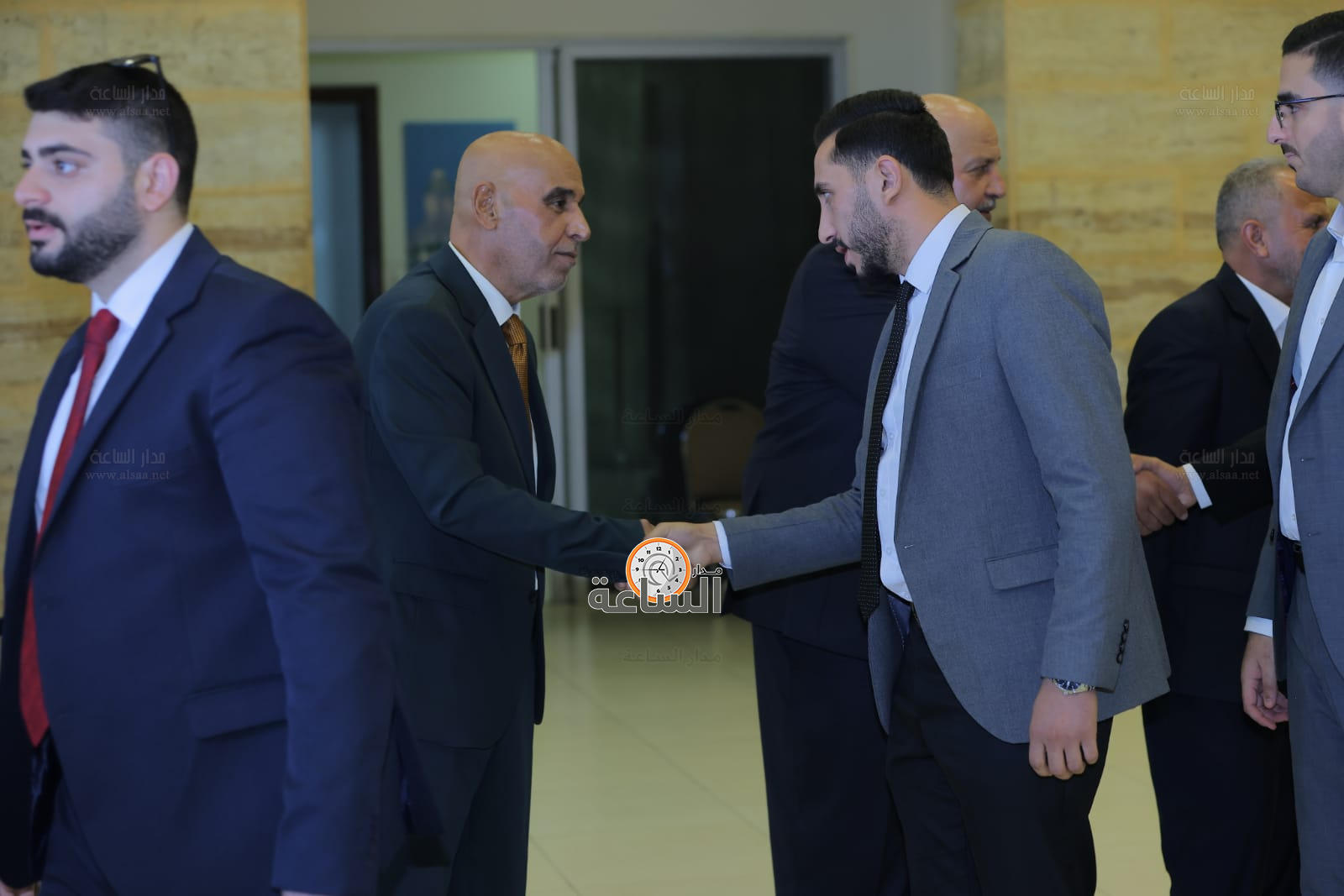 Madar Al-Saa Images 0.6882488482776611