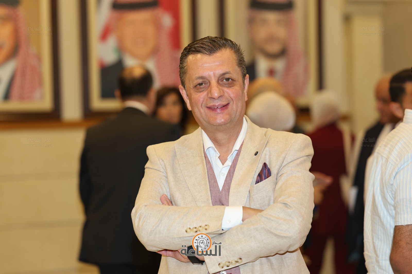 Madar Al-Saa Images 0.3628627553493059