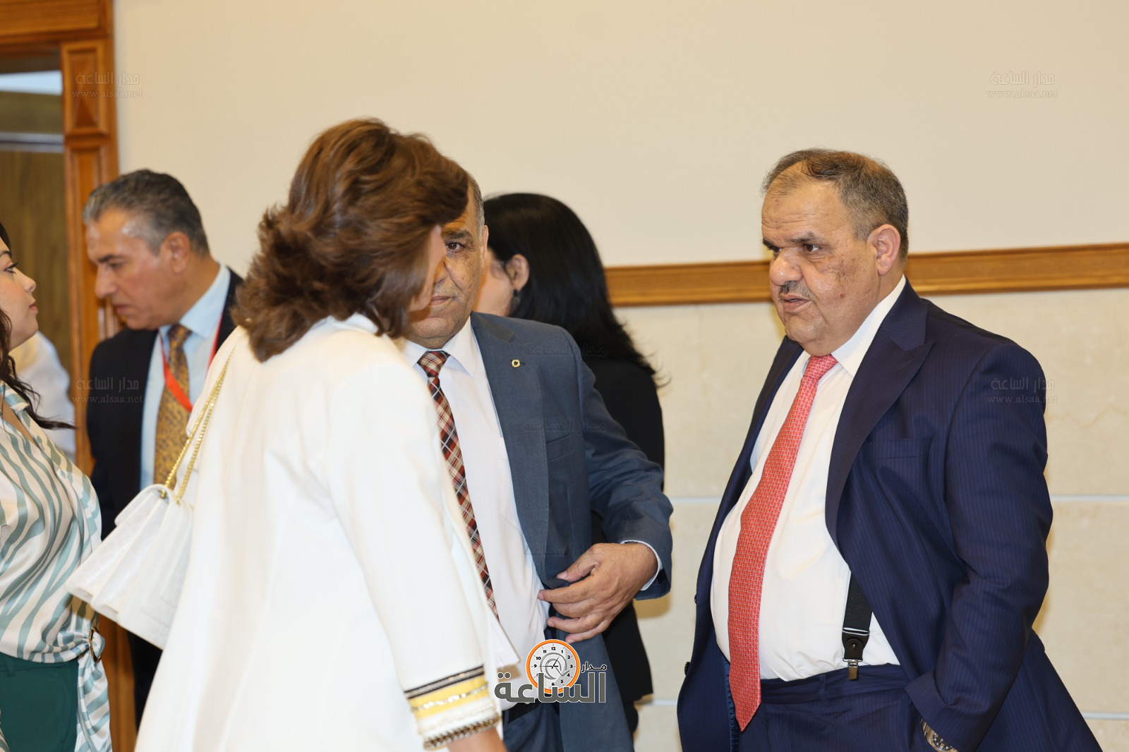 Madar Al-Saa Images 0.4926662446306179