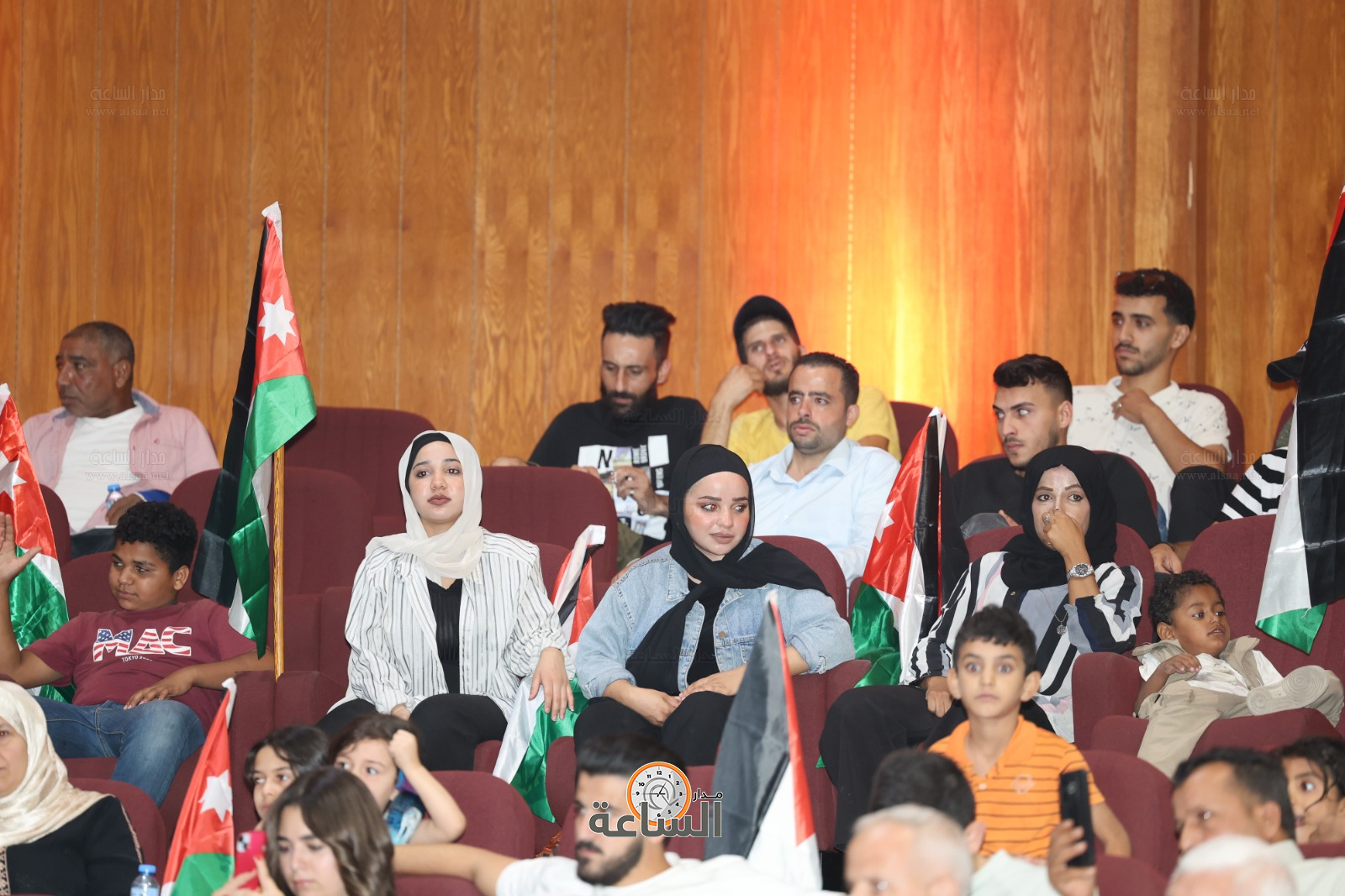 Madar Al-Saa Images 0.9020610075029681