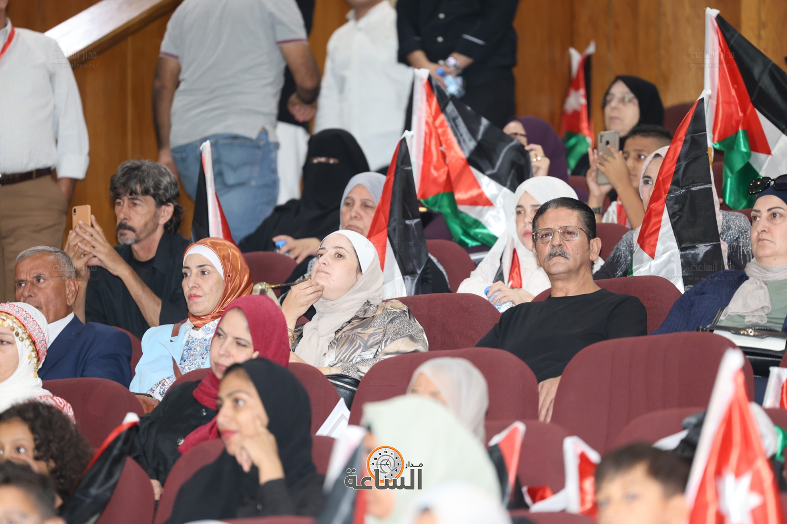 Madar Al-Saa Images 0.6933820402925219