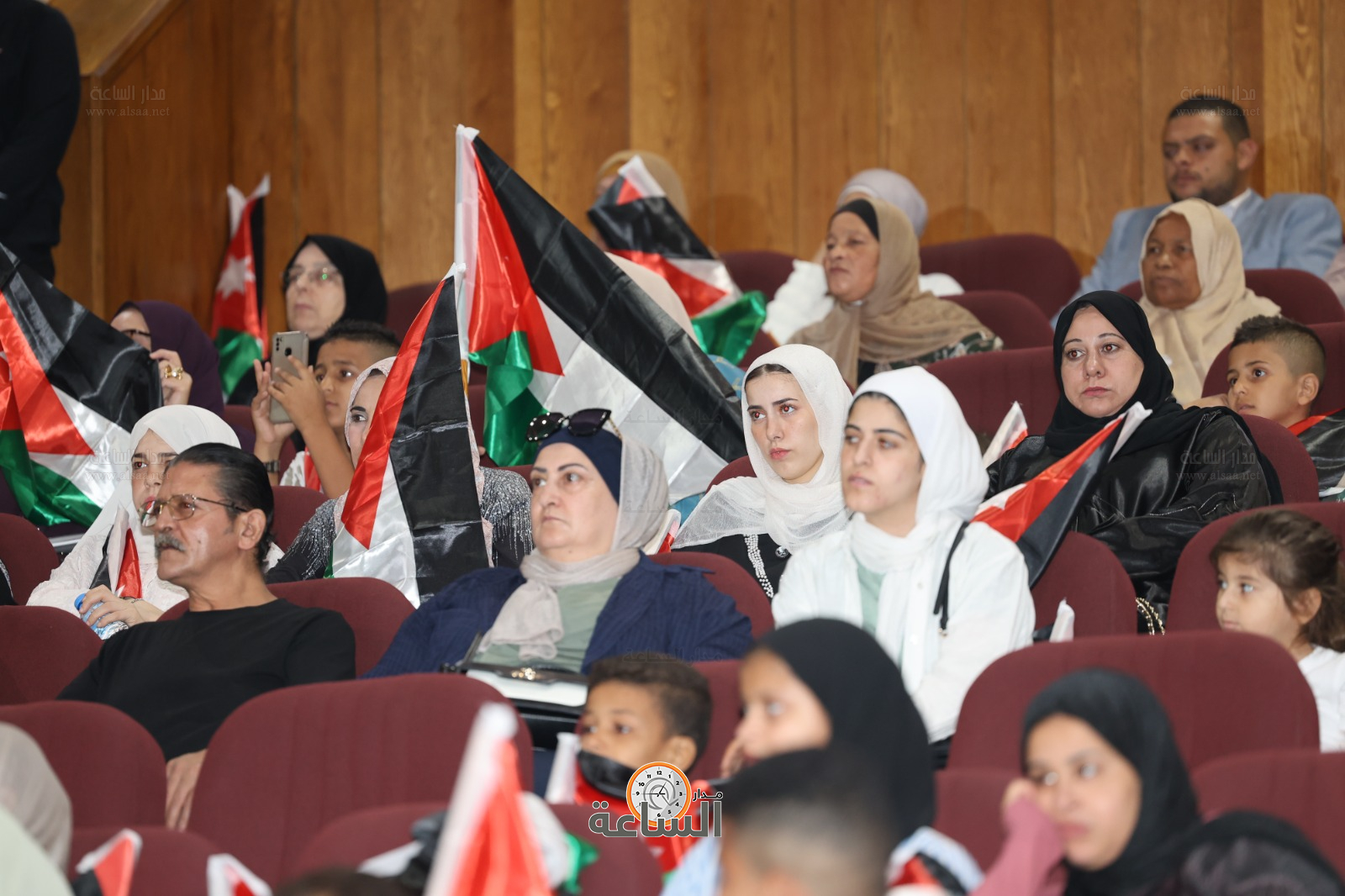 Madar Al-Saa Images 0.6273156333089847