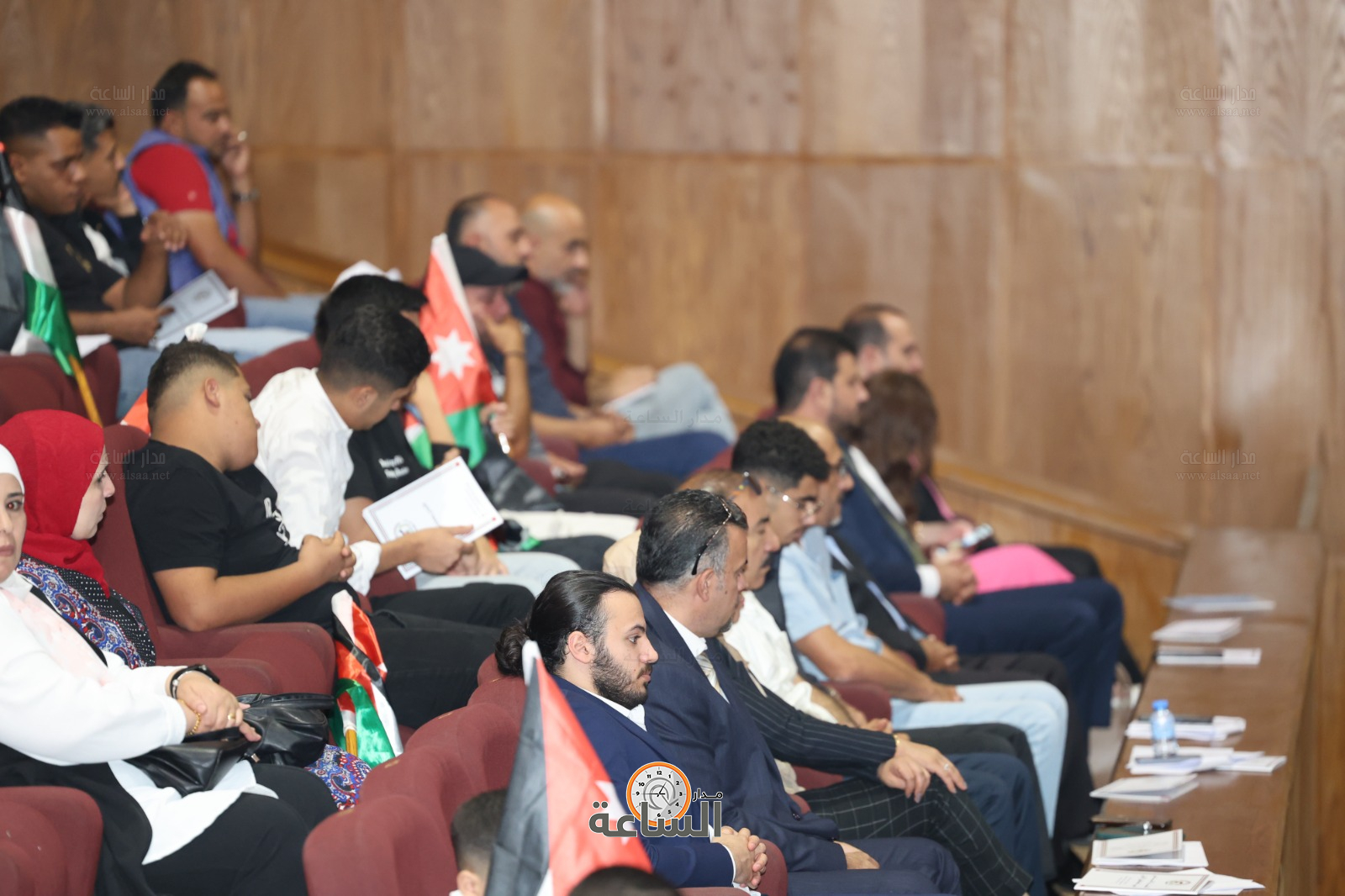 Madar Al-Saa Images 0.16064677284722018