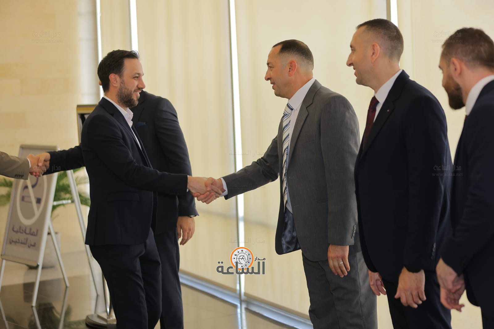 Madar Al-Saa Images 0.9387865580914007