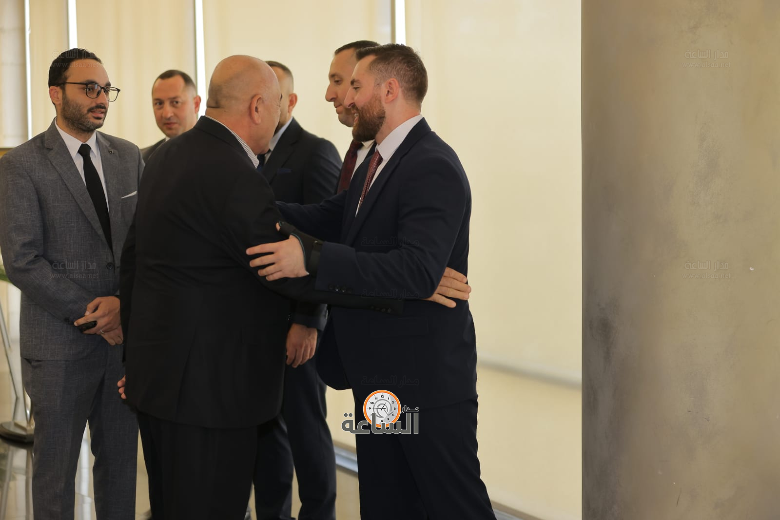 Madar Al-Saa Images 0.1704620299367373