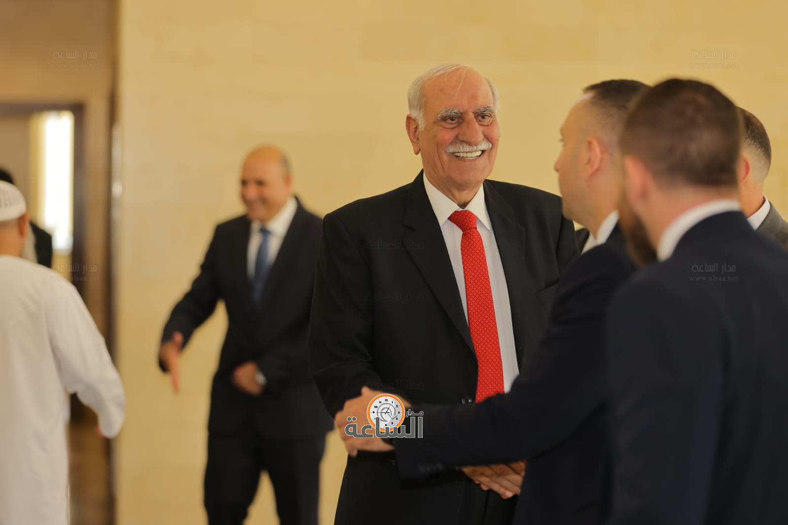 Madar Al-Saa Images 0.4790105662090157