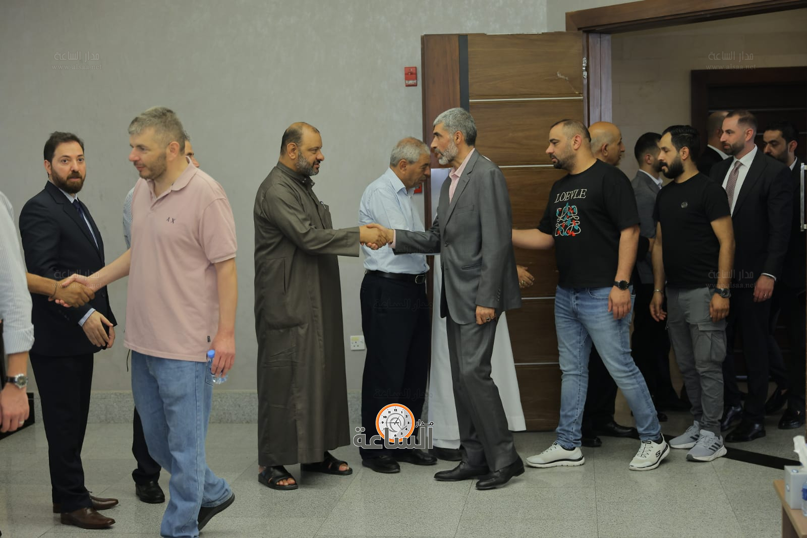 Madar Al-Saa Images 0.16372582421257897