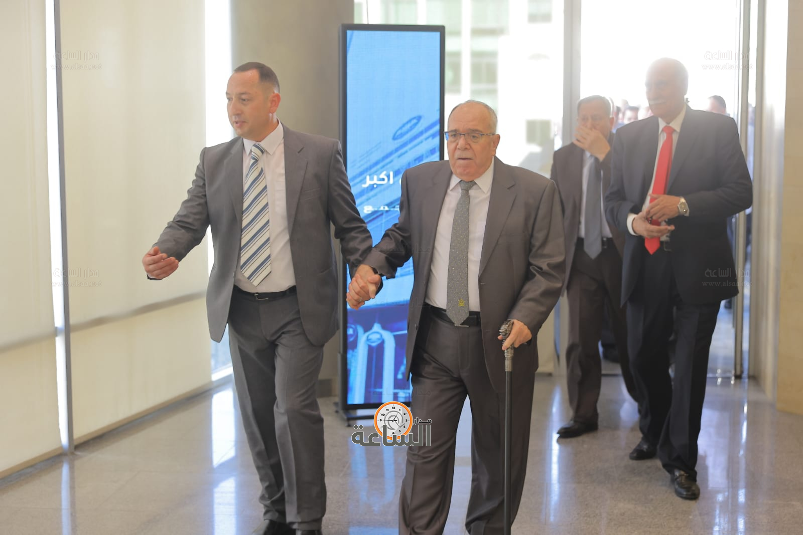 Madar Al-Saa Images 0.7676350060218007