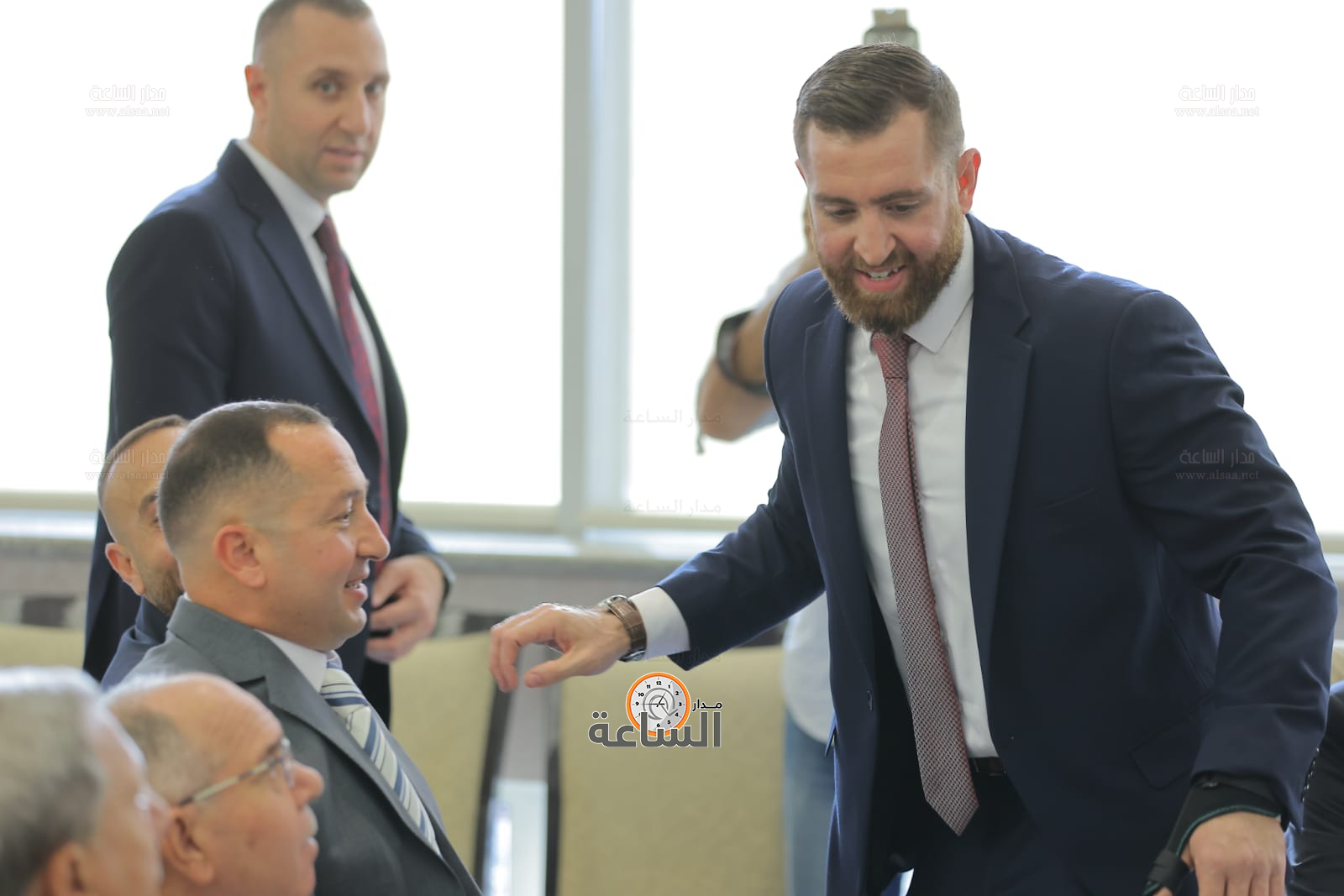 Madar Al-Saa Images 0.018116059077248003