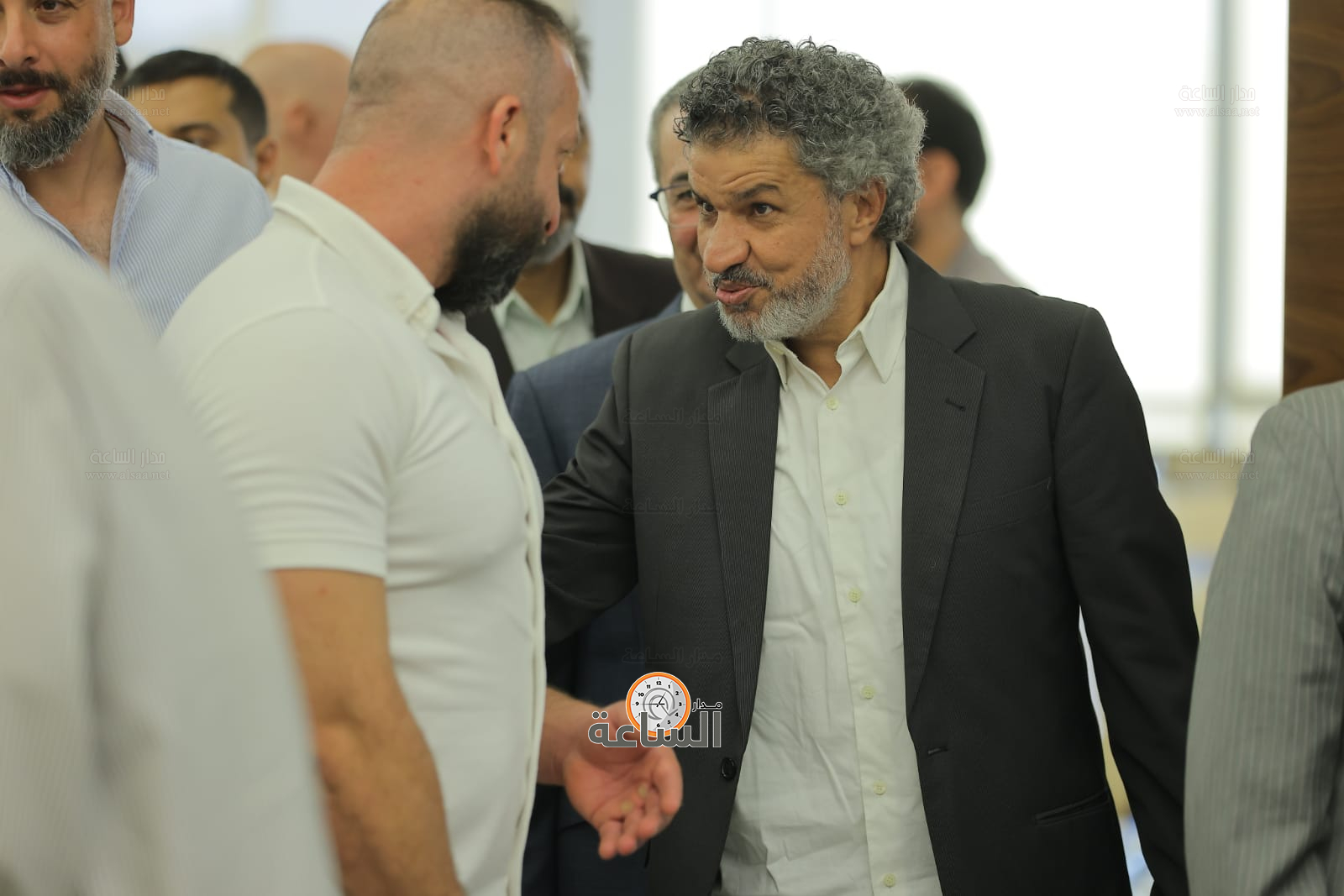 Madar Al-Saa Images 0.8747149143439648