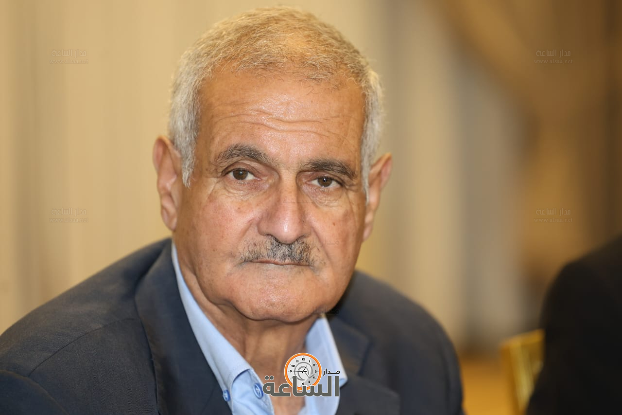 Madar Al-Saa Images 0.14157232645930873