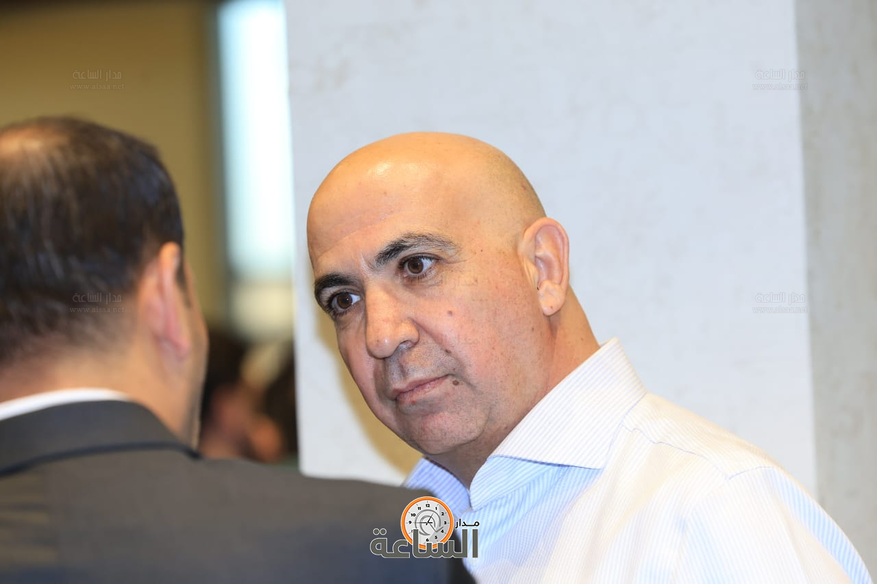 Madar Al-Saa Images 0.48374512429423877