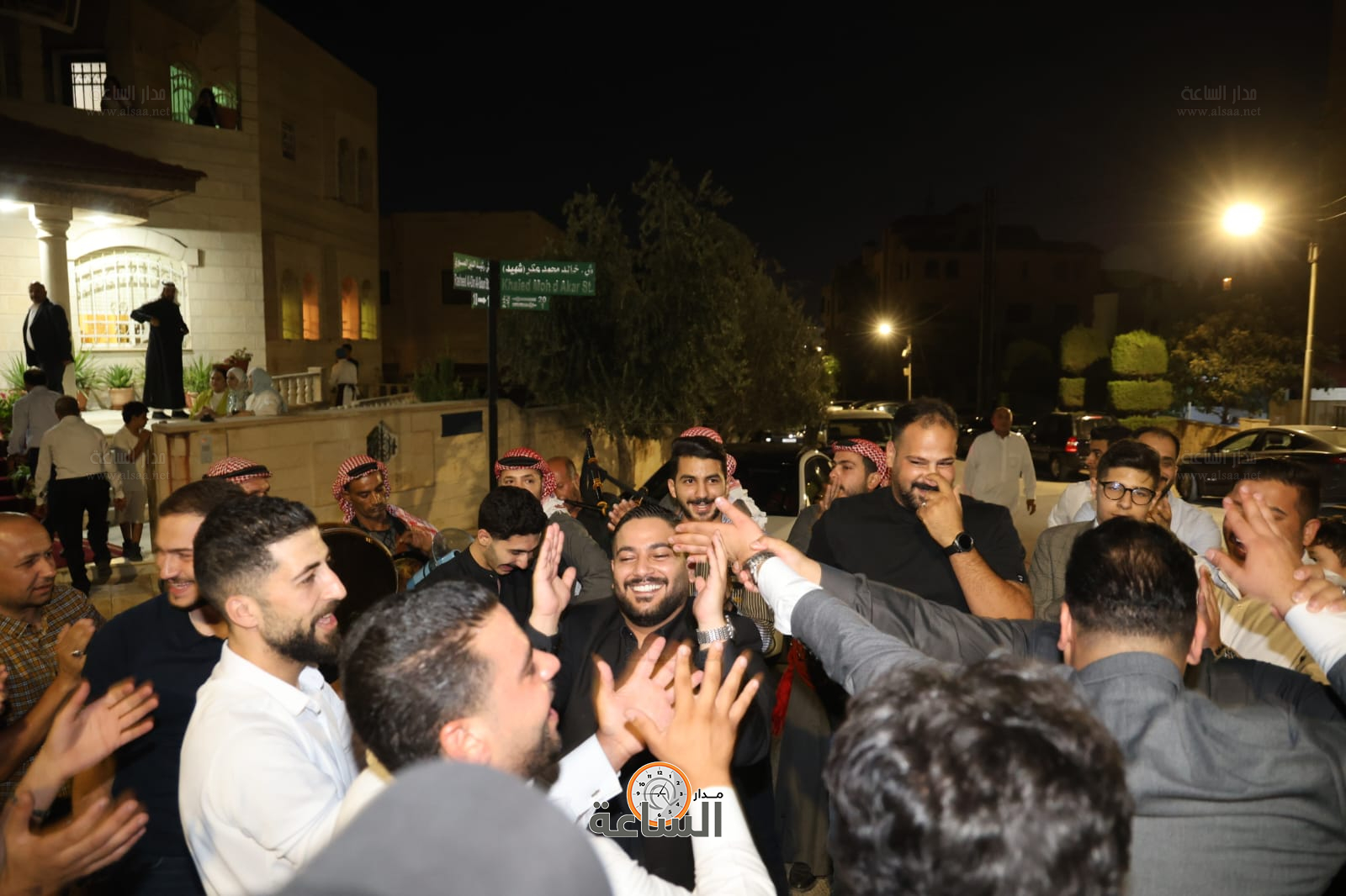 Madar Al-Saa Images 0.4420907214328996