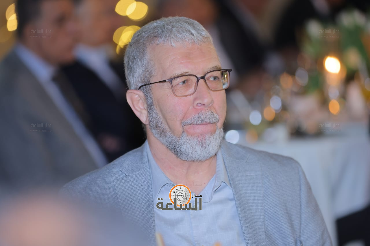 Madar Al-Saa Images 0.9339106690161999