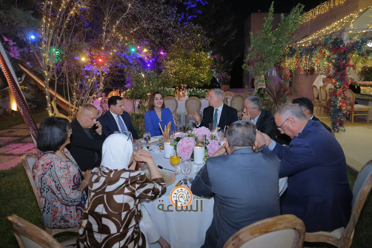 Madar Al-Saa Images 0.12441536174264634