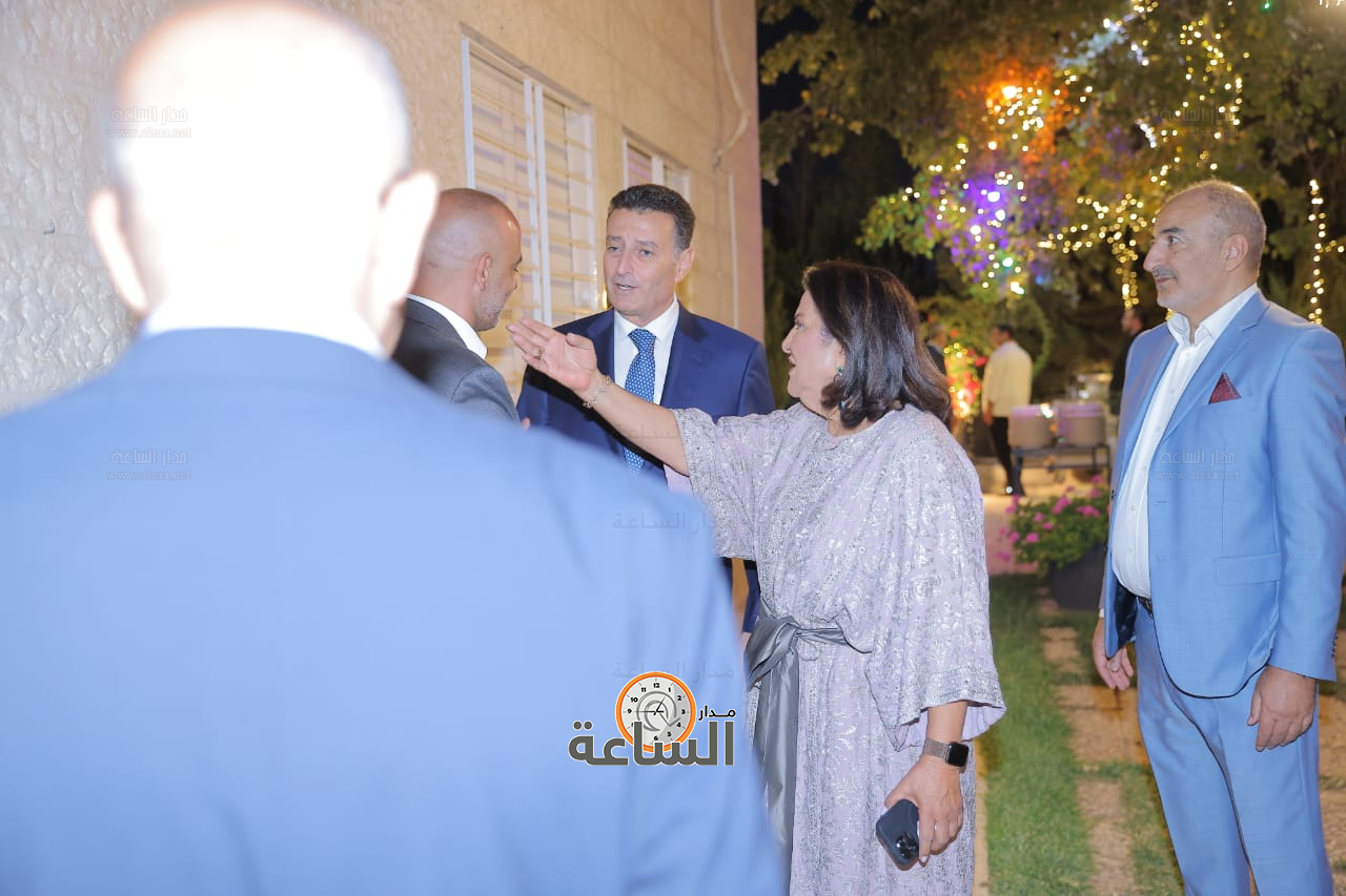 Madar Al-Saa Images 0.7403640586301807