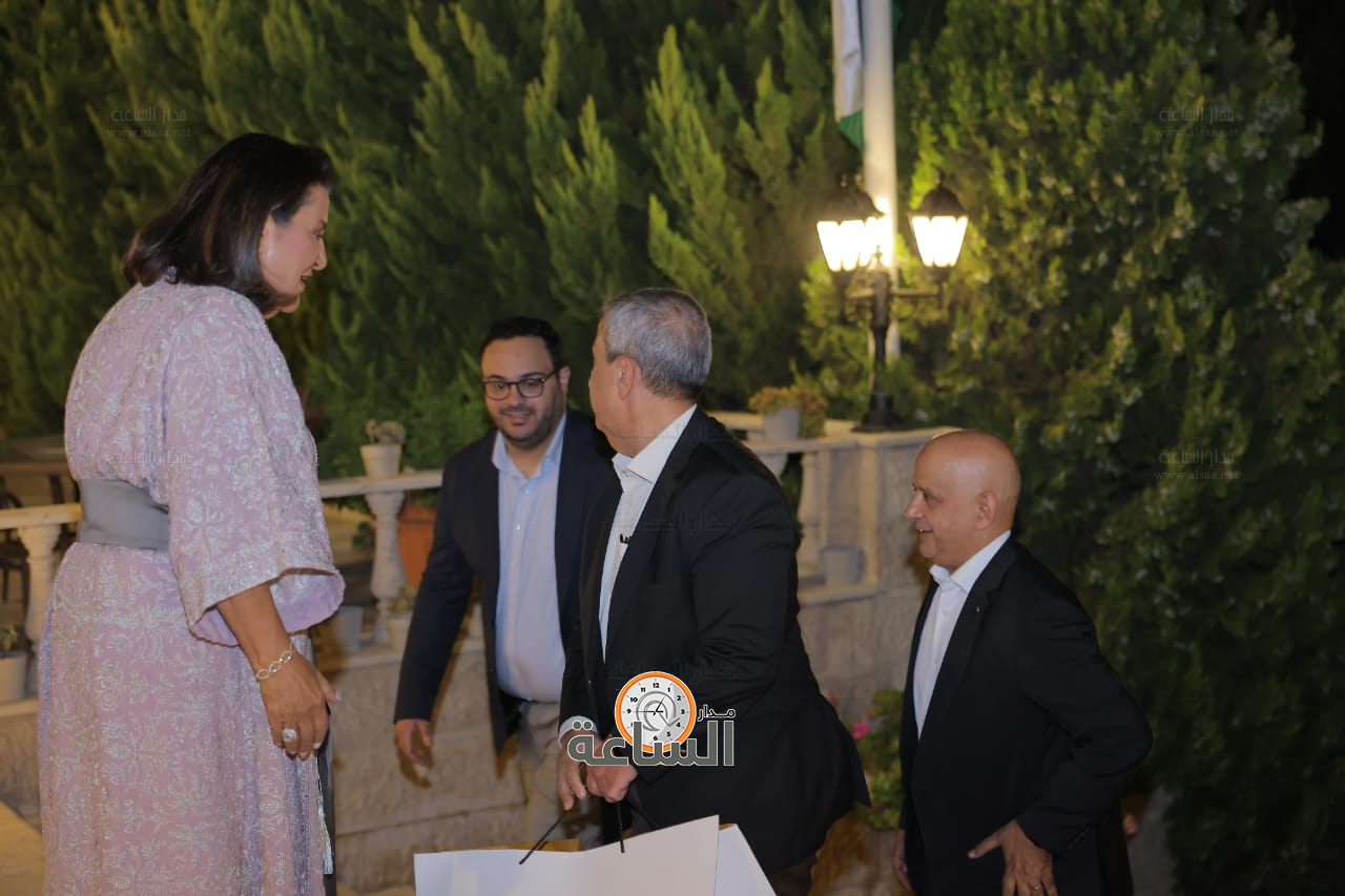 Madar Al-Saa Images 0.8710432571816281