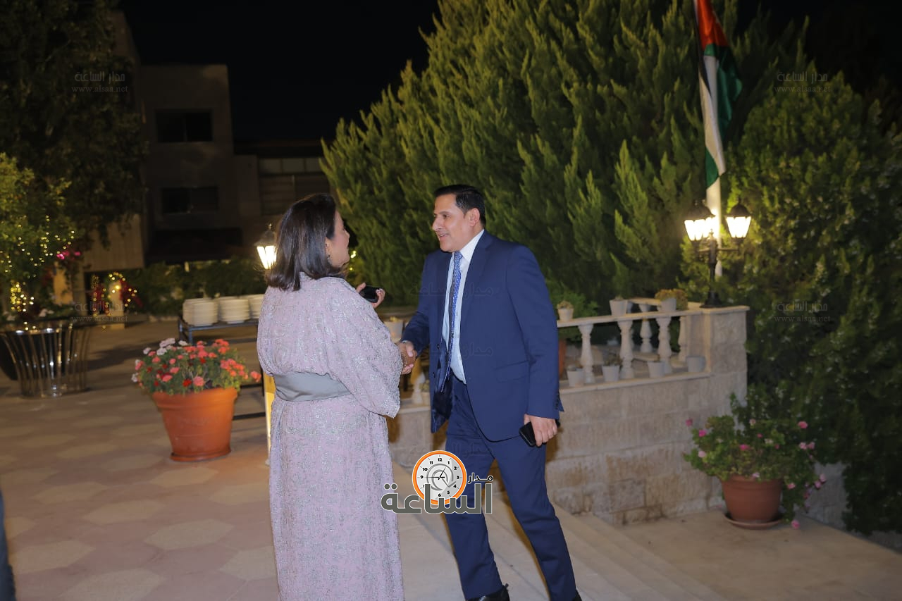 Madar Al-Saa Images 0.1410766352279924