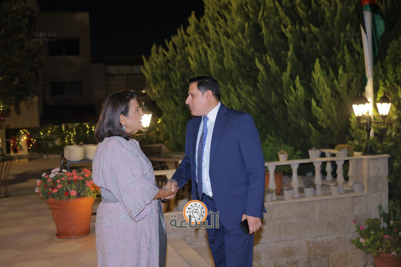 Madar Al-Saa Images 0.49018274637981085