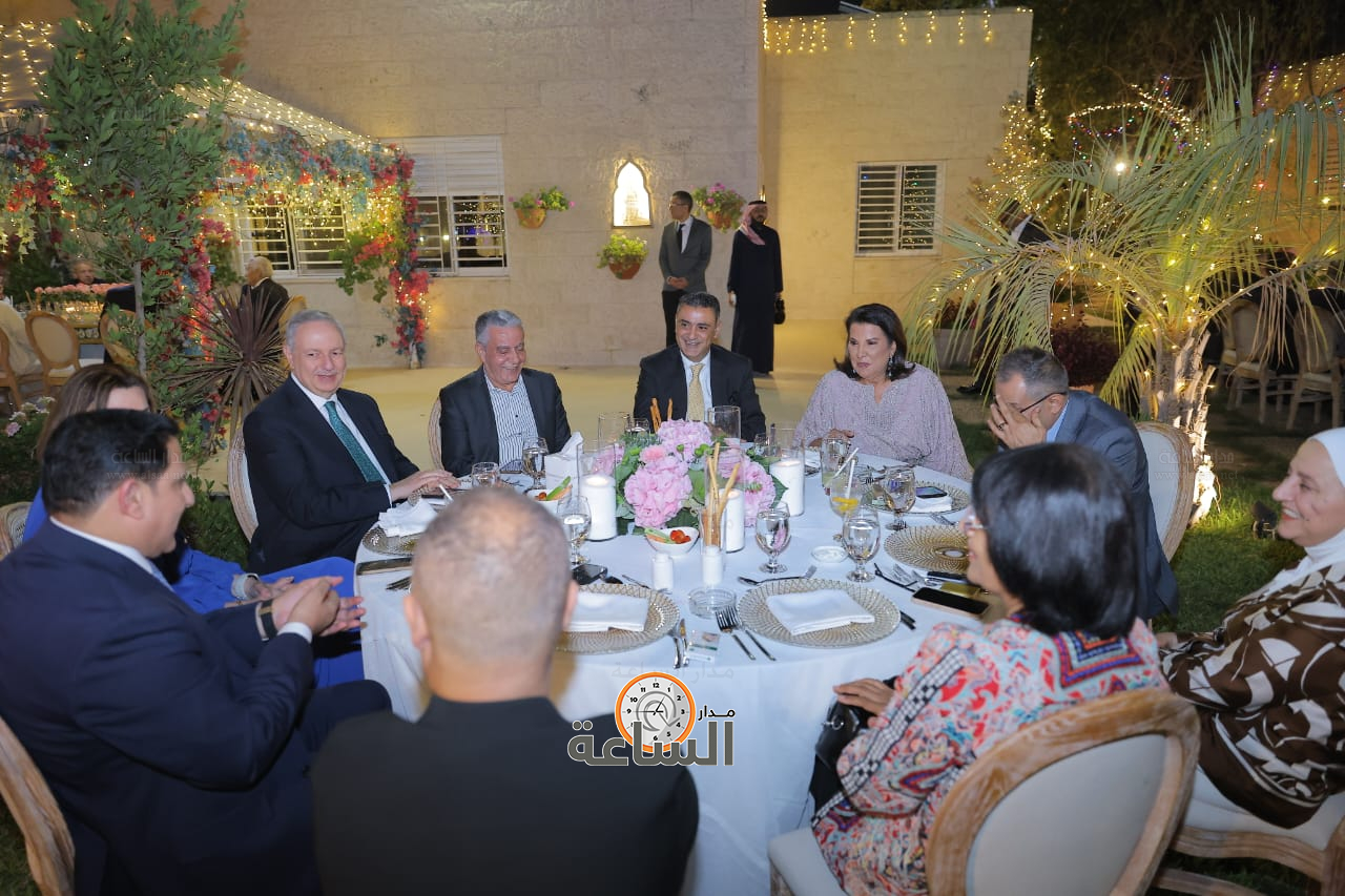 Madar Al-Saa Images 0.46190770368943224