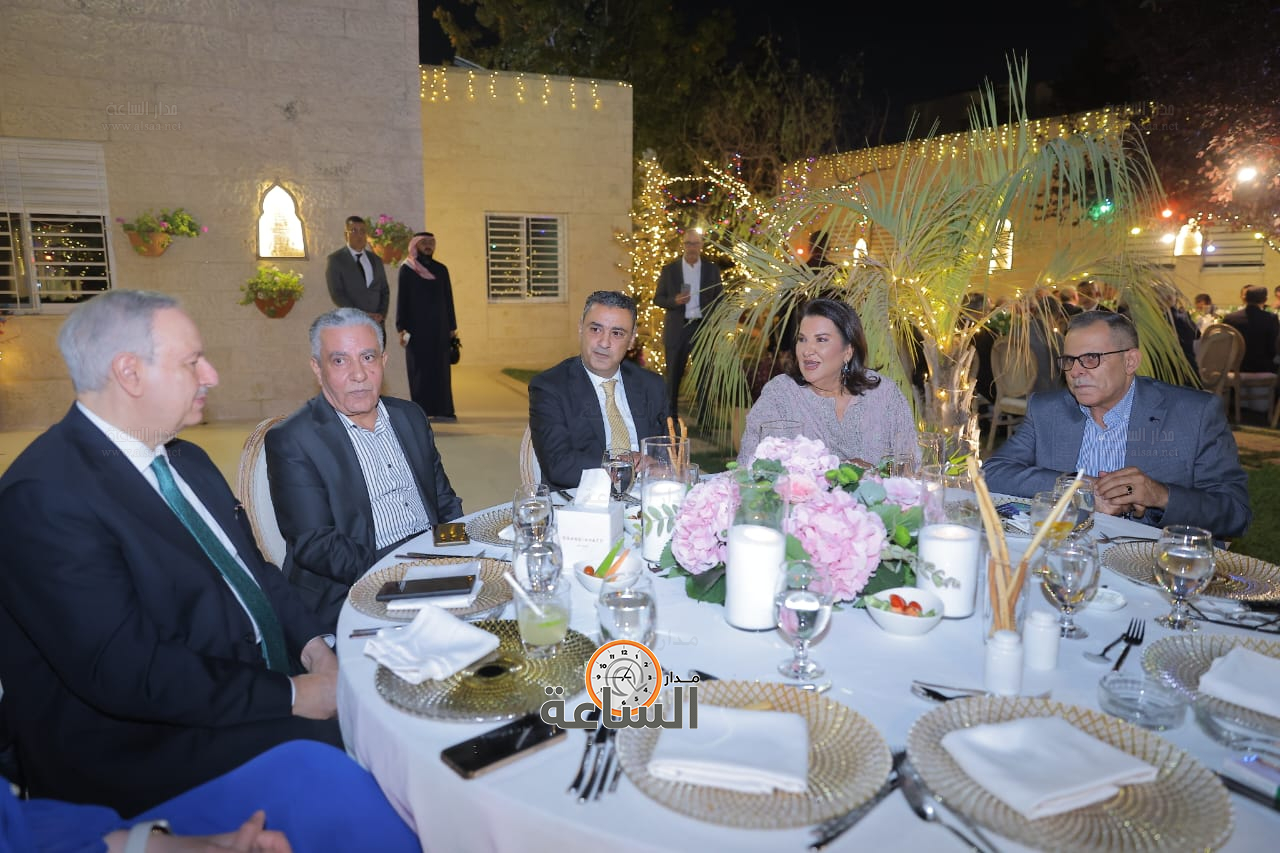 Madar Al-Saa Images 0.9390376690771506