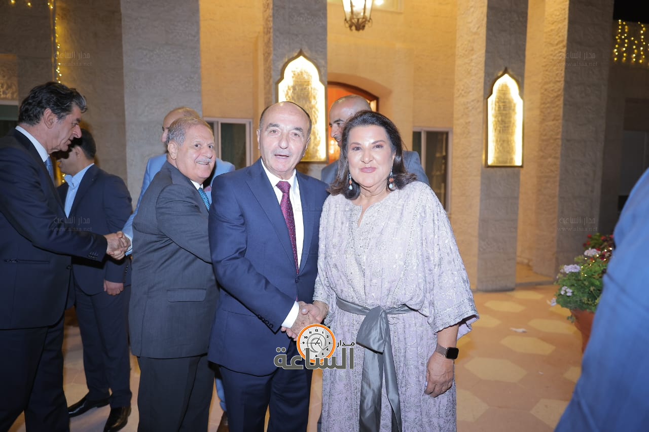 Madar Al-Saa Images 0.6741538314389932