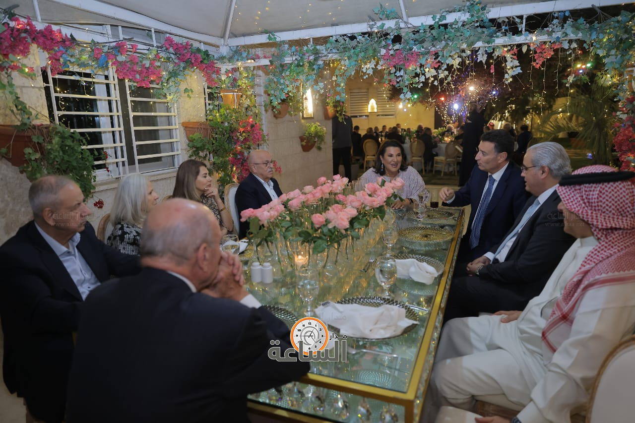 Madar Al-Saa Images 0.8383576725873865