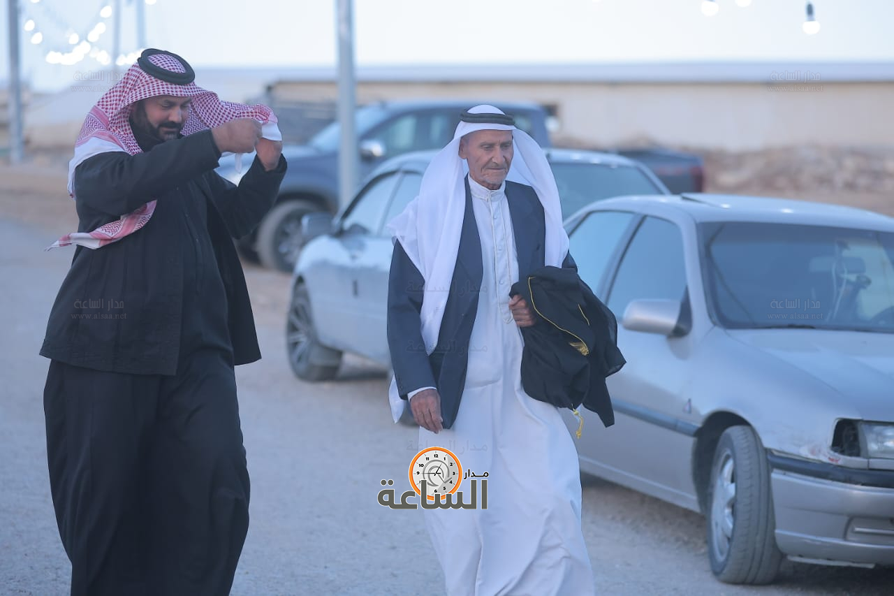 Madar Al-Saa Images 0.8396139892564224