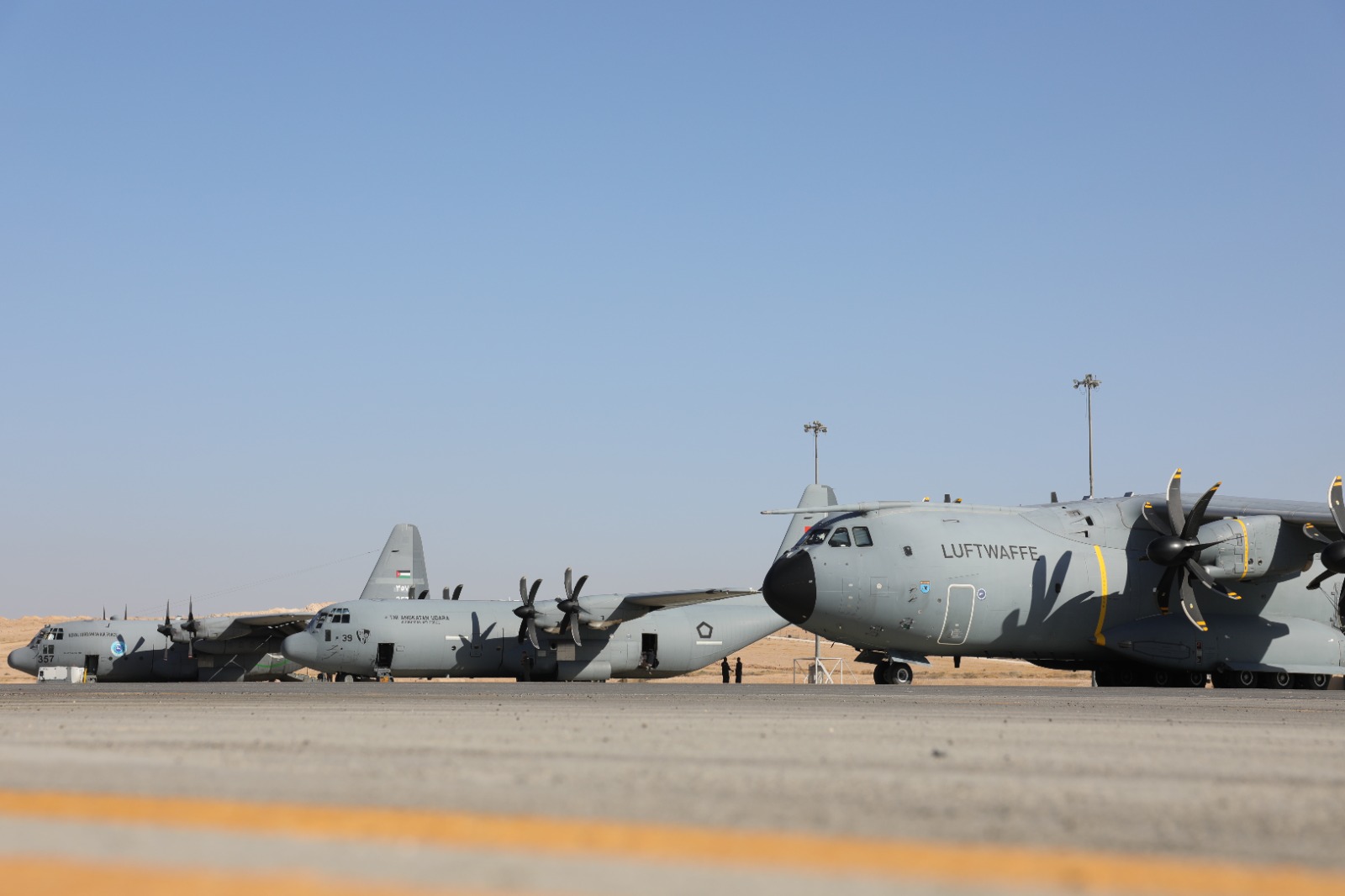 Madar Al-Saa Images 0.935855940730541