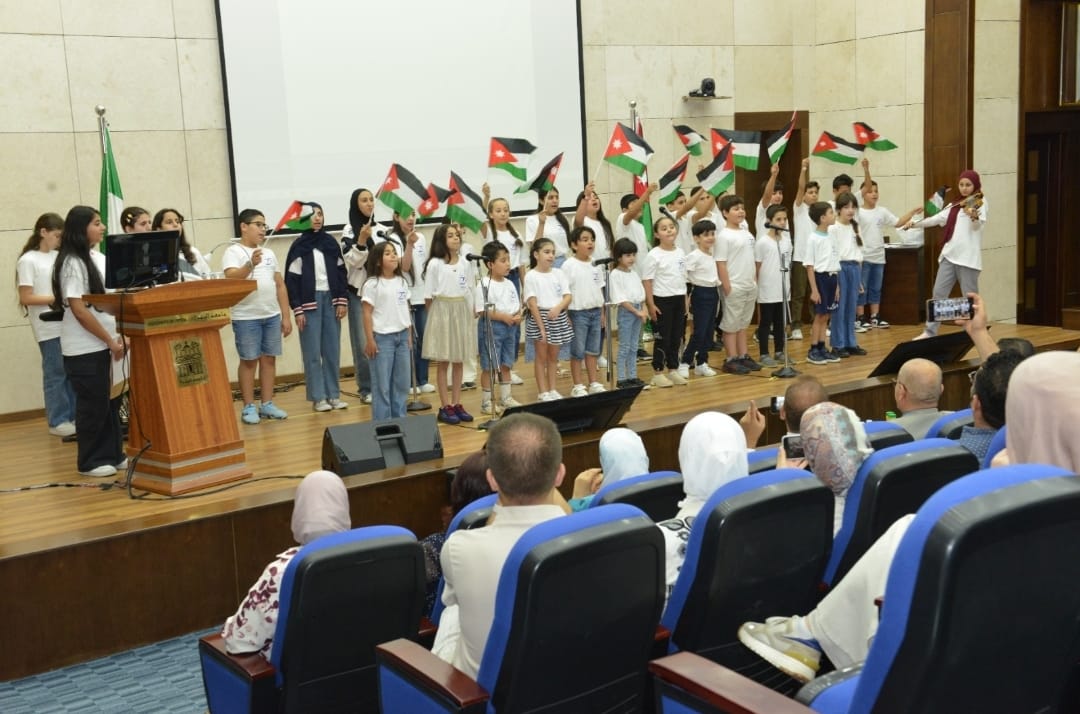 Madar Al-Saa Images 0.7309012837394537